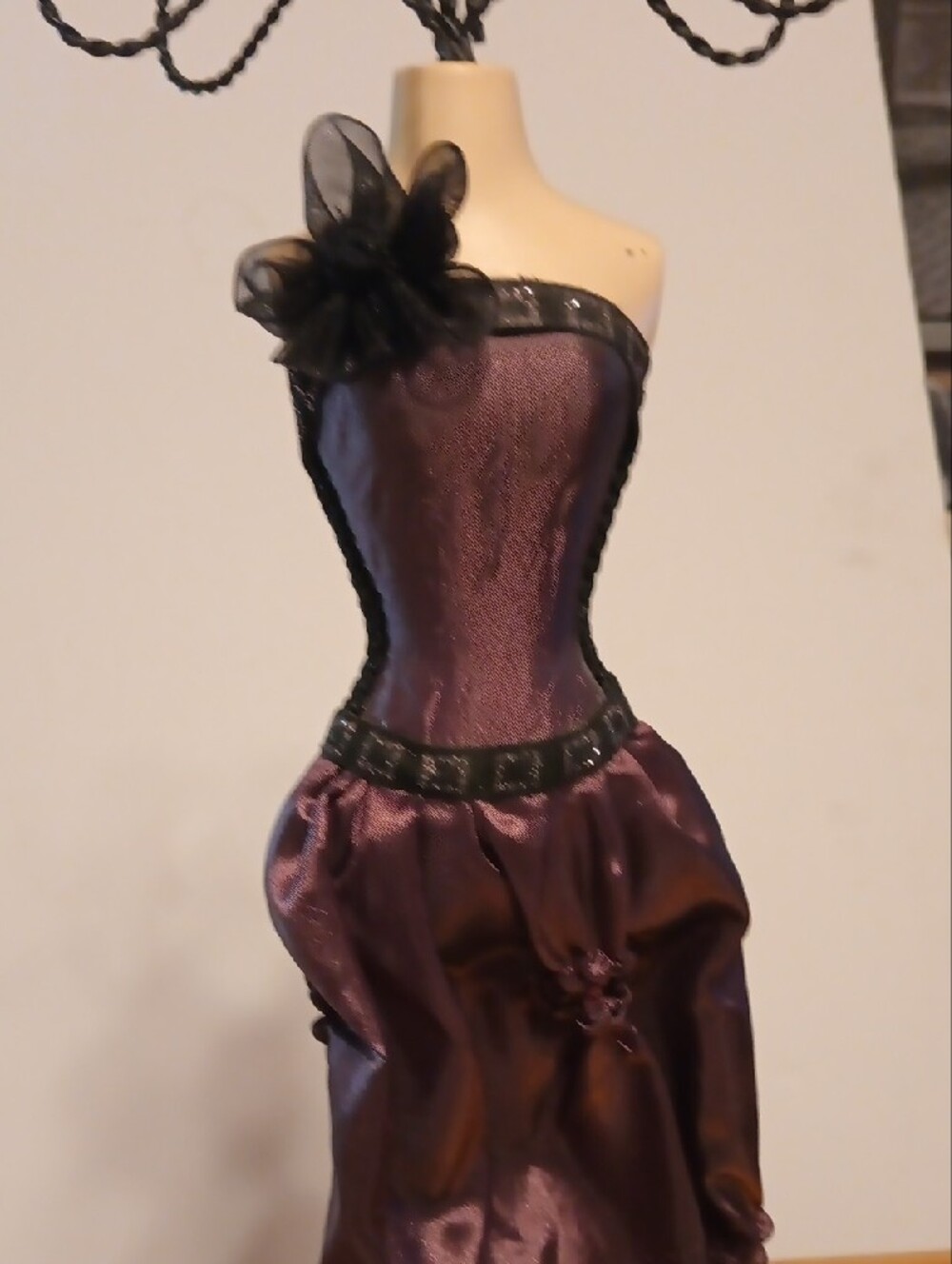 Source Unknown Purple Satin Dress Form Jewelry Organizer with Black Wire Tree - Picture 2 of 7
